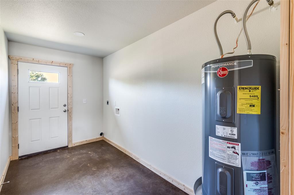 19161 Cabo Way, Unit 19169 Thackerville, OK 73459 - Photo 18 of 19 a view of utility room