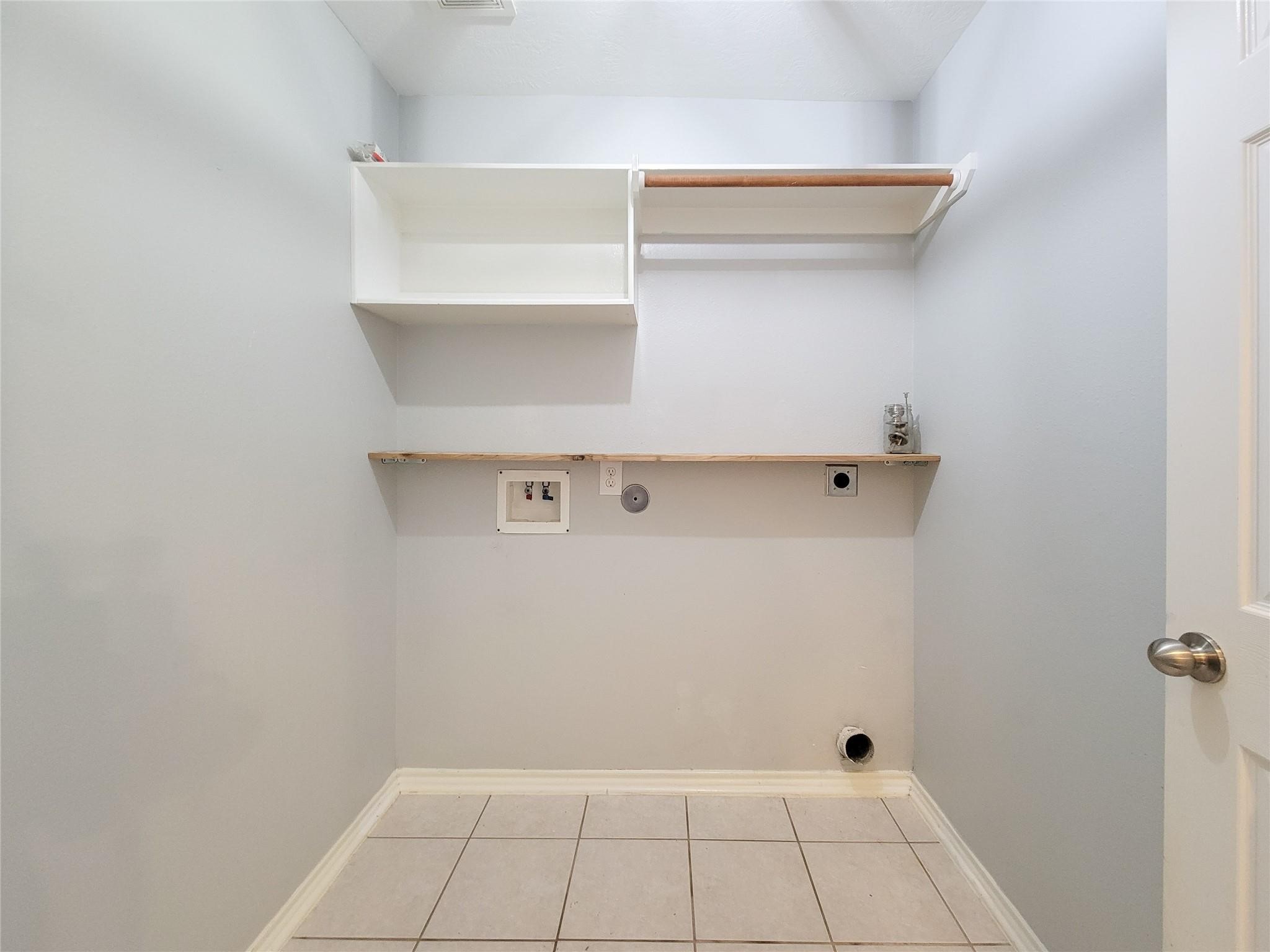 21722 Dimmett Way Spring, TX 77388 - Photo 33 of 38 a view of an empty walk in closet