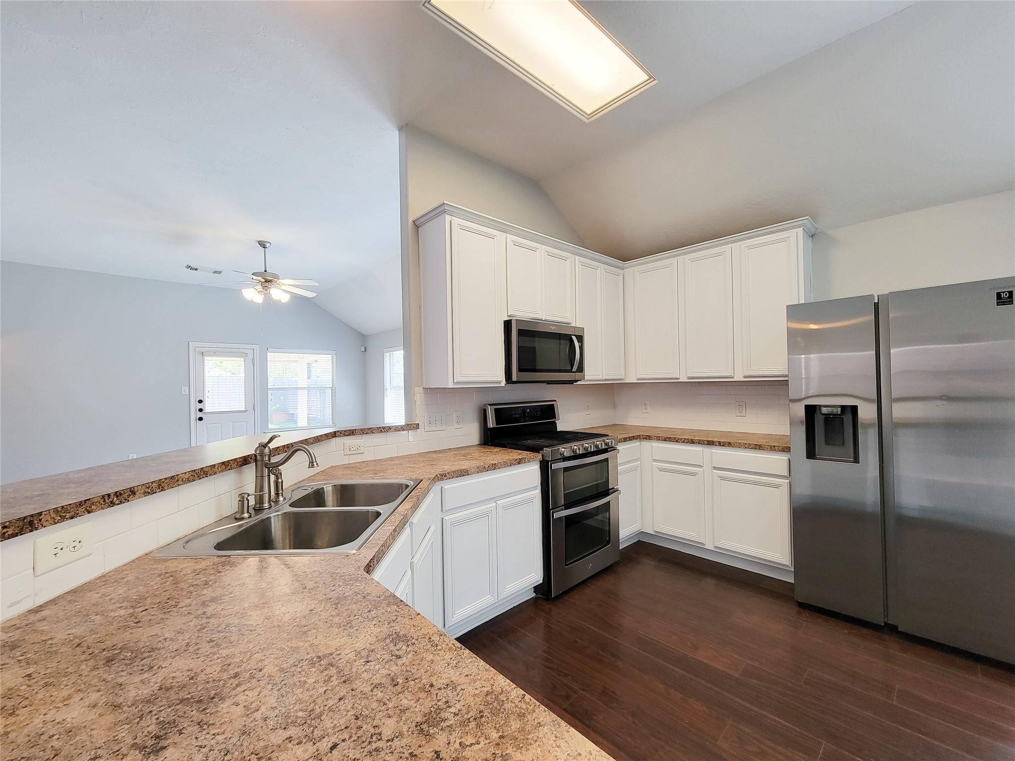 21722 Dimmett Way Spring, TX 77388 - Photo 5 of 38