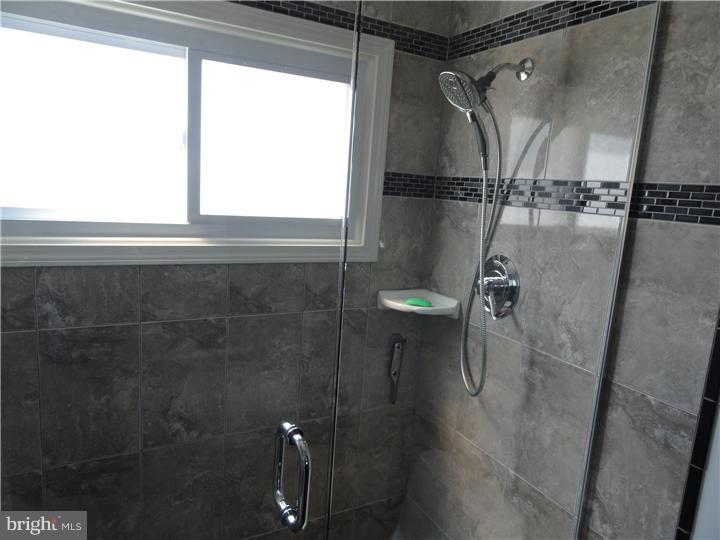 34 Greenbriar Road Levittown, PA 19057 - Photo 3 of 15