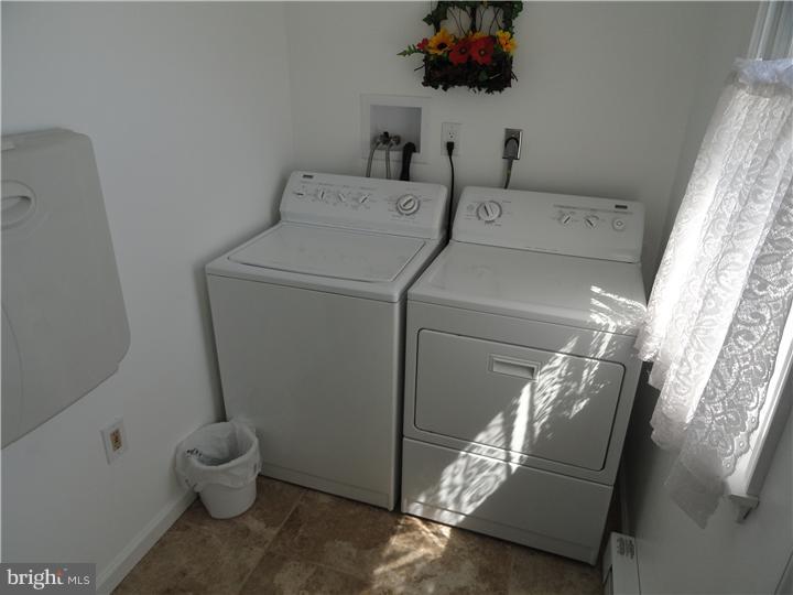34 Greenbriar Road Levittown, PA 19057 - Photo 8 of 15