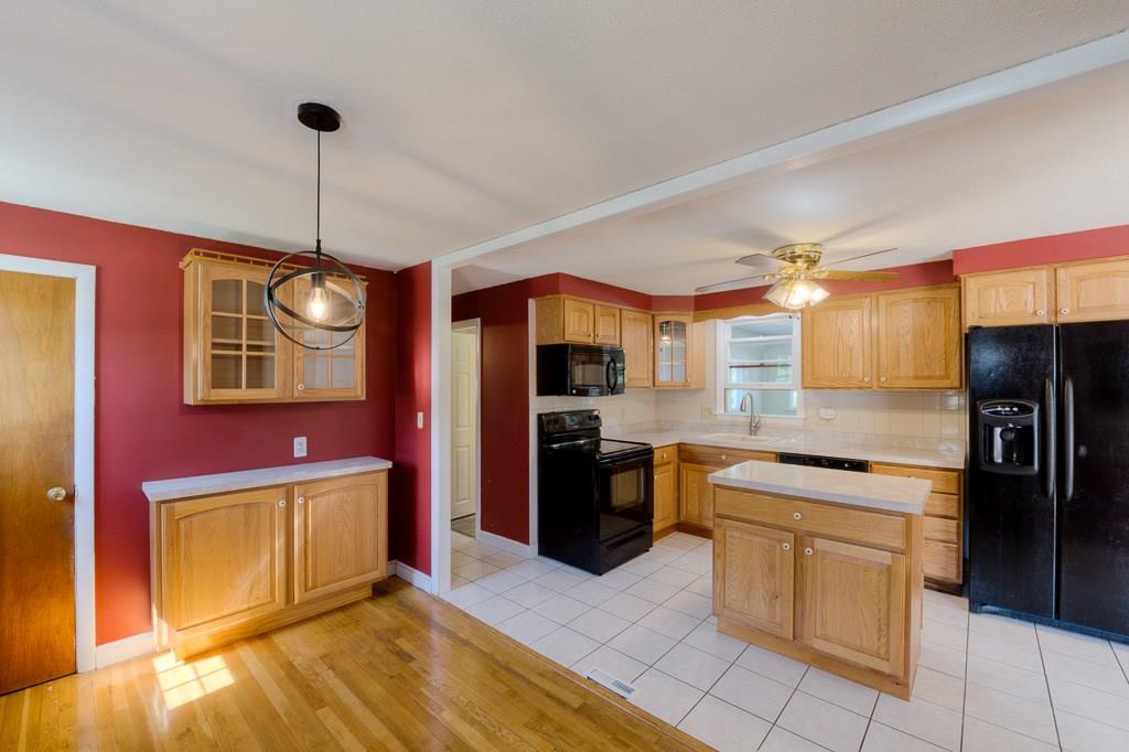 53 Glezen Street Worcester, MA 01604 - Photo 12 of 37 Gallery Image 12