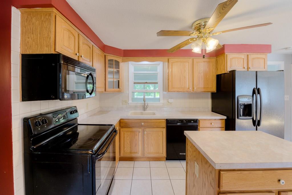 53 Glezen Street Worcester, MA 01604 - Photo 13 of 37 Gallery Image 13