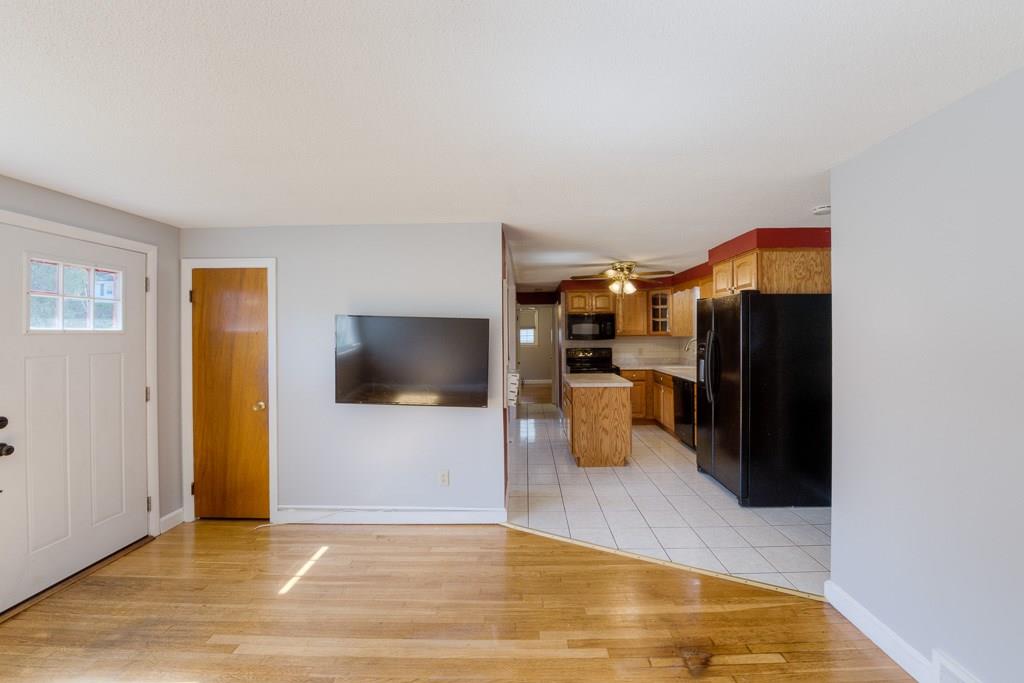 53 Glezen Street Worcester, MA 01604 - Photo 7 of 37 Gallery Image 7