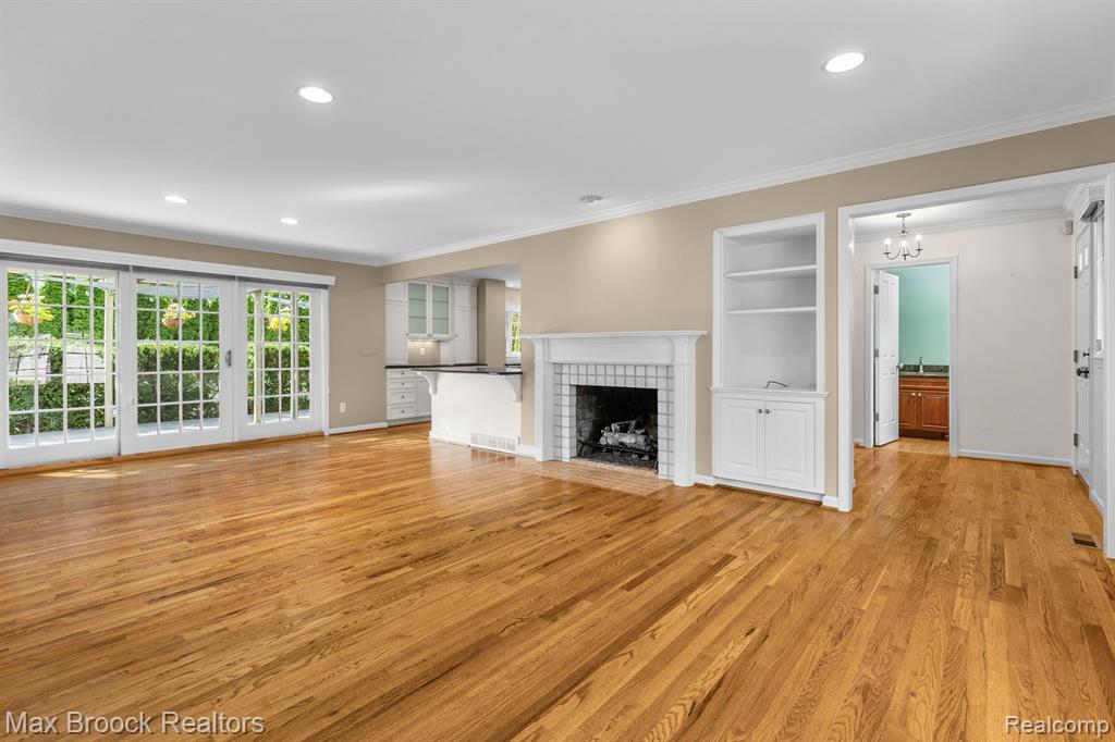 633 Southfield Road Birmingham, MI 48009 - Photo 4 of 25 Gallery Image 4