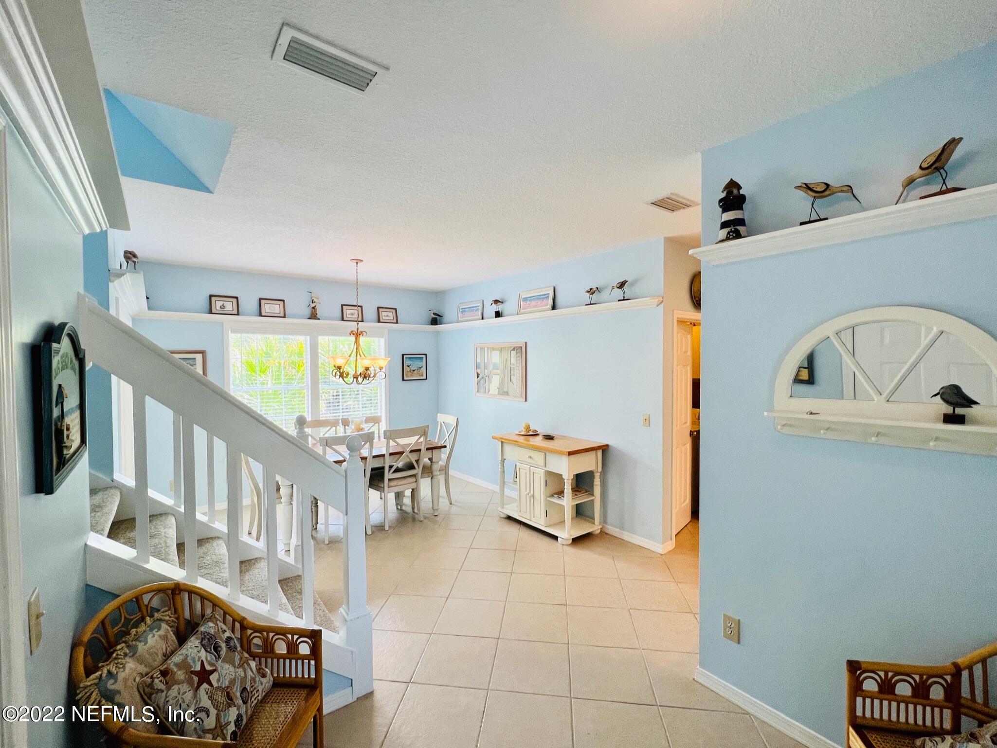 212 Gull Circle Ponte Vedra Beach, FL 32082 - Photo 13 of 49 a living room with furniture