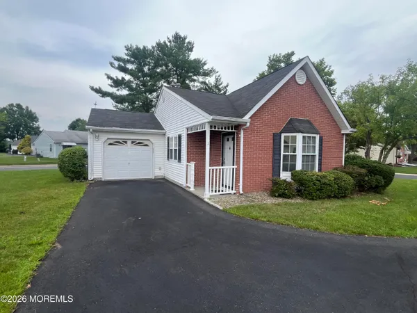 $375,000 | 2 Gatley Close, Freehold, NJ 07728