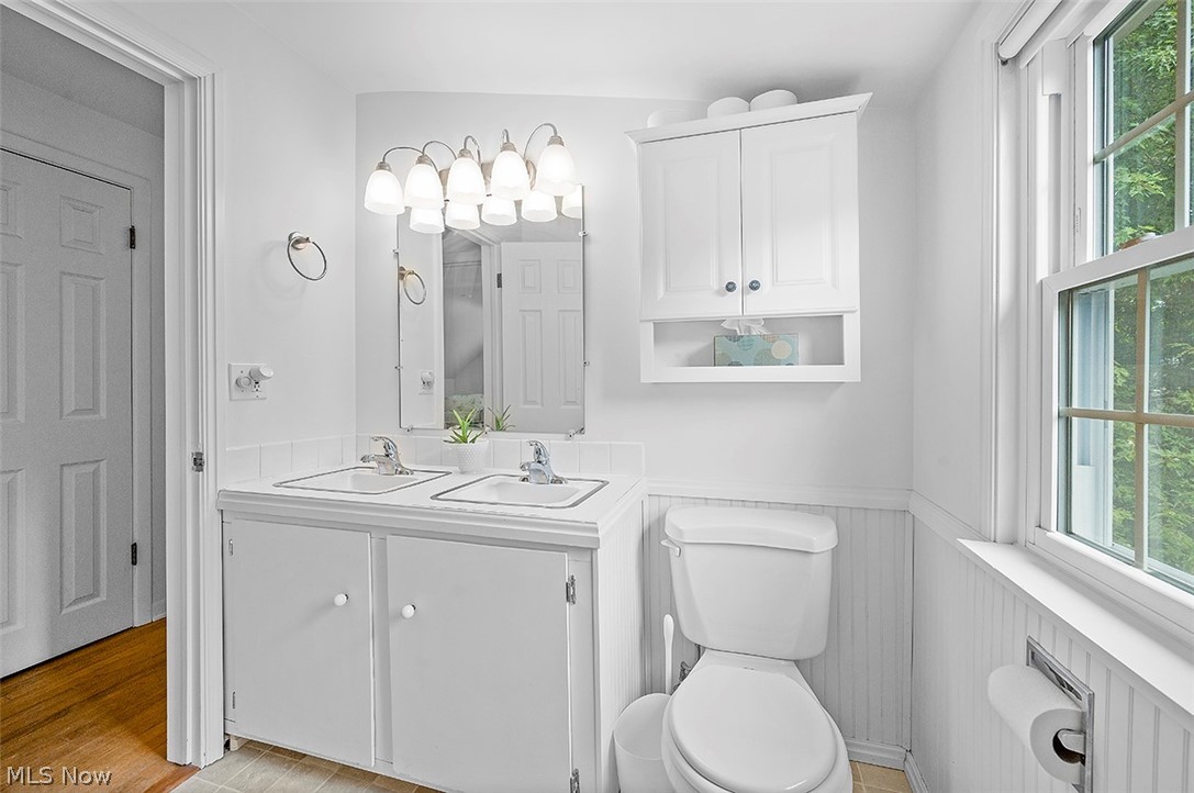 116 Fernwood Road Chagrin Falls, OH 44022 - Photo 20 of 25 Full Bath on Second Floors with Tub