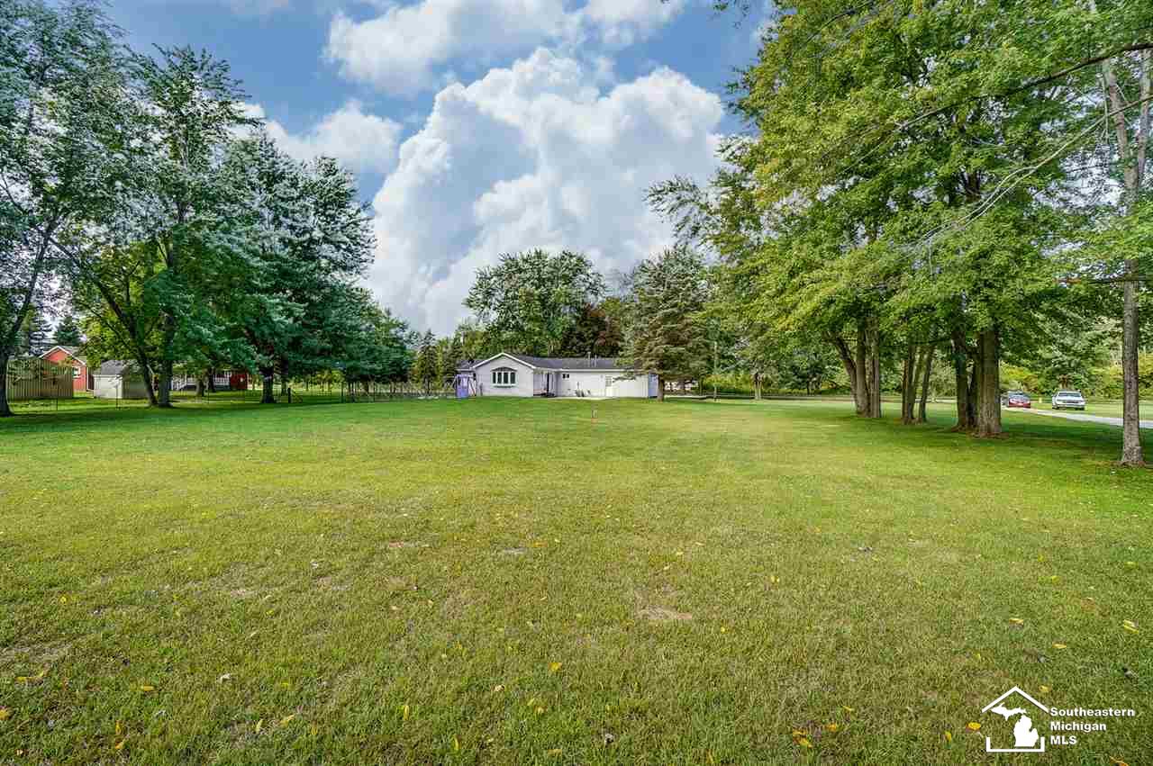 13740 Martinsville Road Carleton, MI 48117 - Photo 32 of 37 50023466-31.JPG