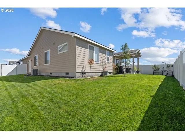 $399,999 | 818 East Montana Avenue, Hermiston, OR 97838