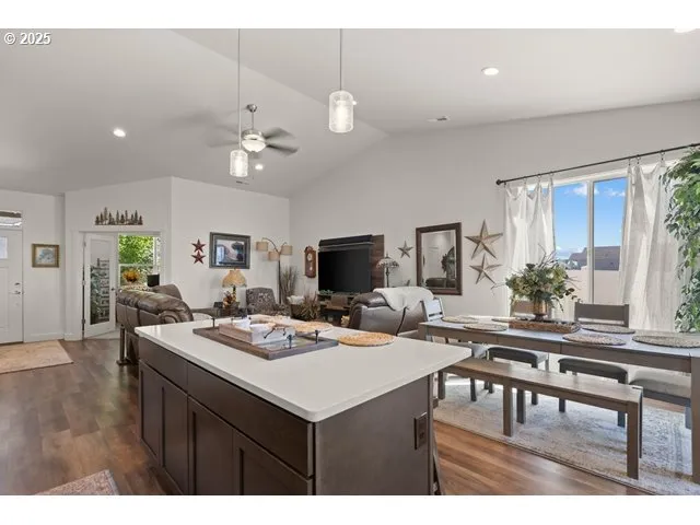 $399,999 | 818 East Montana Avenue, Hermiston, OR 97838