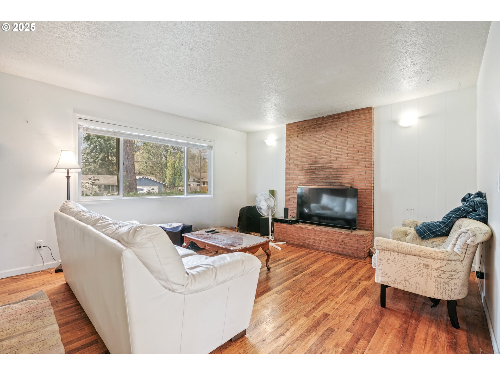 18055 Southwest Kinnaman Road Beaverton, OR 97078 - Photo 3 of 29 Gallery Image 3