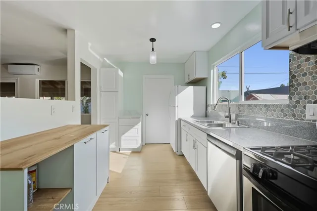 $870,000 | 9106 Lev Avenue, Arleta, CA 91331