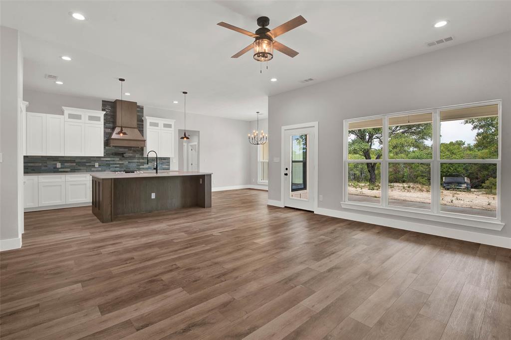 1179 Robertson Road Whitewright, TX 75491 - Photo 7 of 38 Gallery Image 7