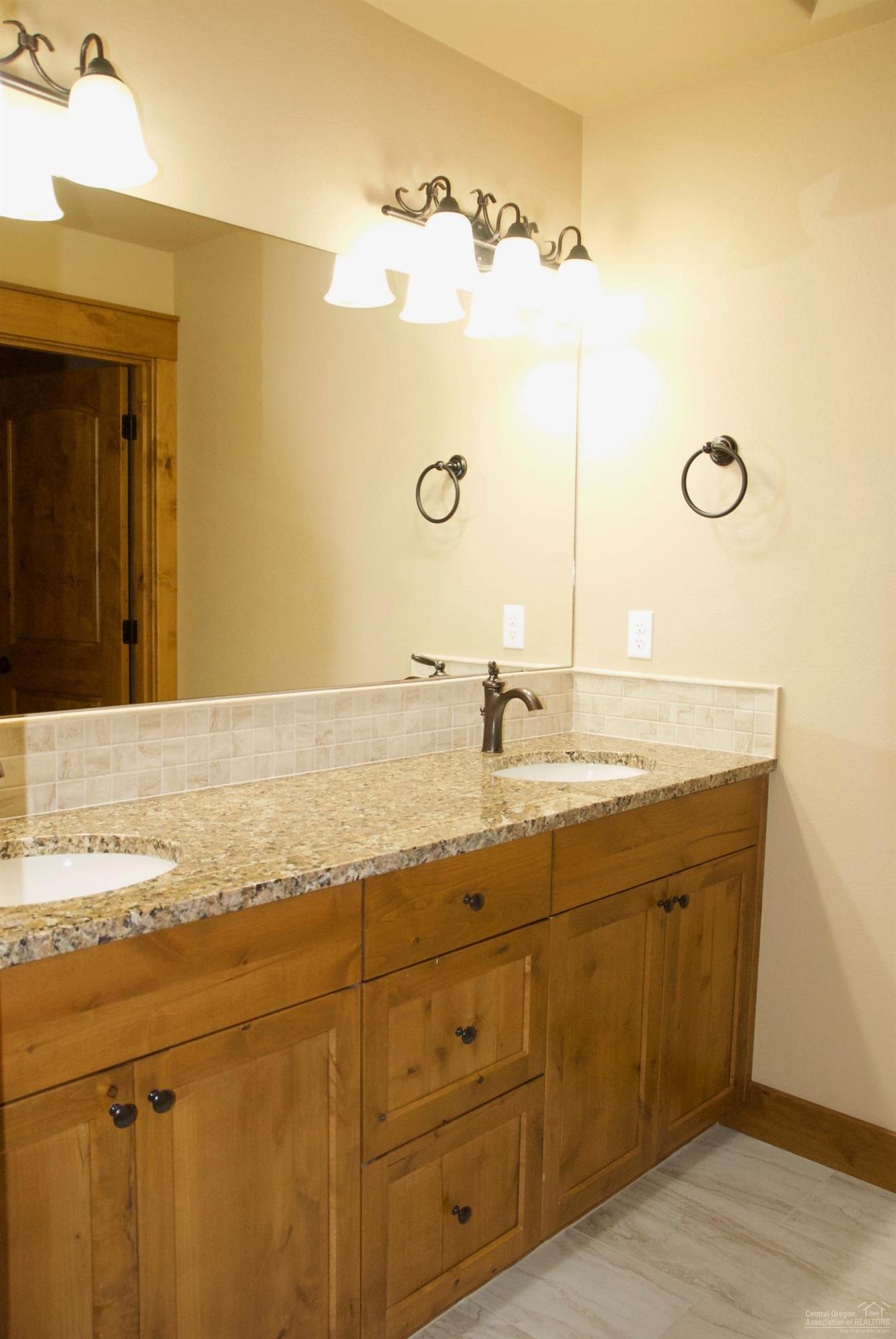 60038 Agate Road Bend, OR 97702 - Photo 6 of 21 Additional Photo
