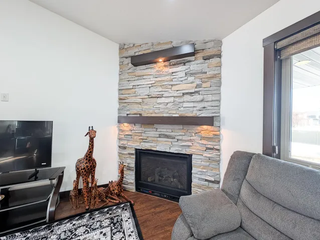 $649,900 | 6810 24th Street South, Fargo, ND 58104