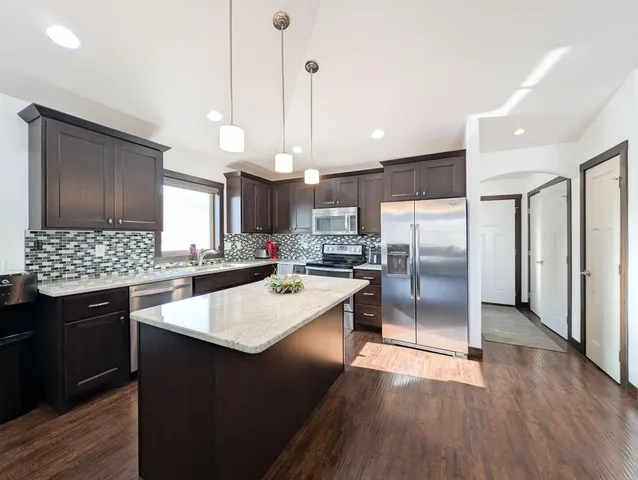 $649,900 | 6810 24th Street South, Fargo, ND 58104