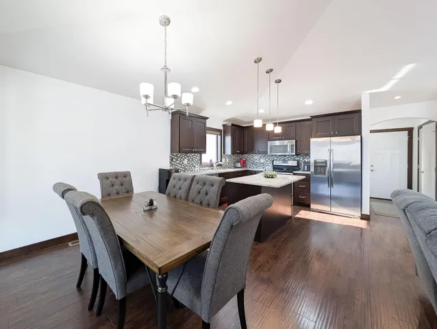 $649,900 | 6810 24th Street South, Fargo, ND 58104