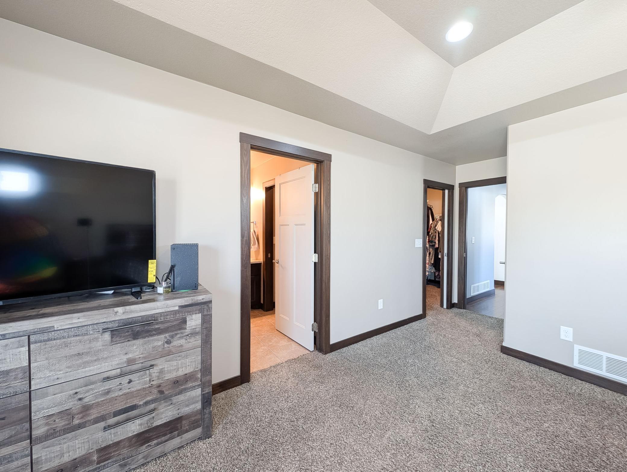 6810 24th Street South Fargo, ND 58104 - Photo 36 of 64