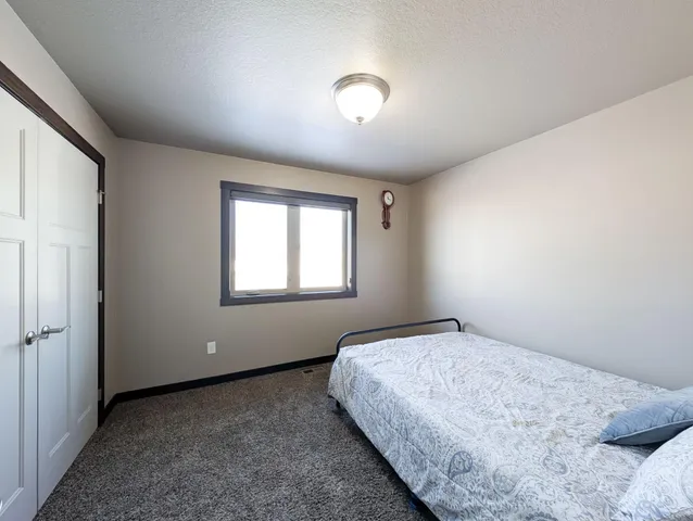 $649,900 | 6810 24th Street South, Fargo, ND 58104