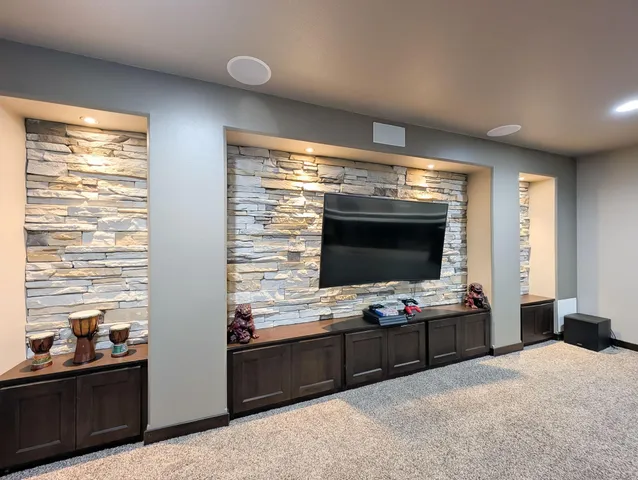 $649,900 | 6810 24th Street South, Fargo, ND 58104