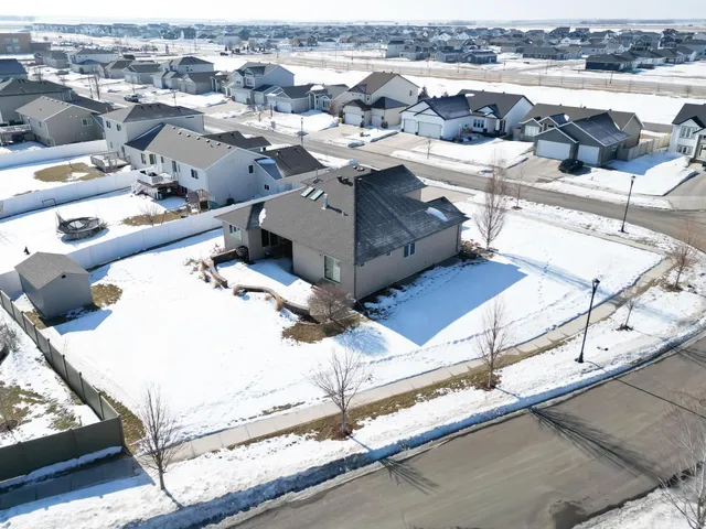 $649,900 | 6810 24th Street South, Fargo, ND 58104