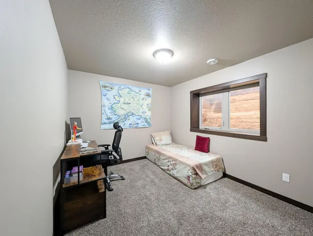 $649,900 | 6810 24th Street South, Fargo, ND 58104