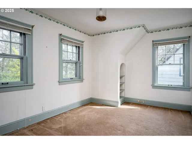 $905,000 | 1856 Southeast St Andrews Drive, Portland, OR 97202