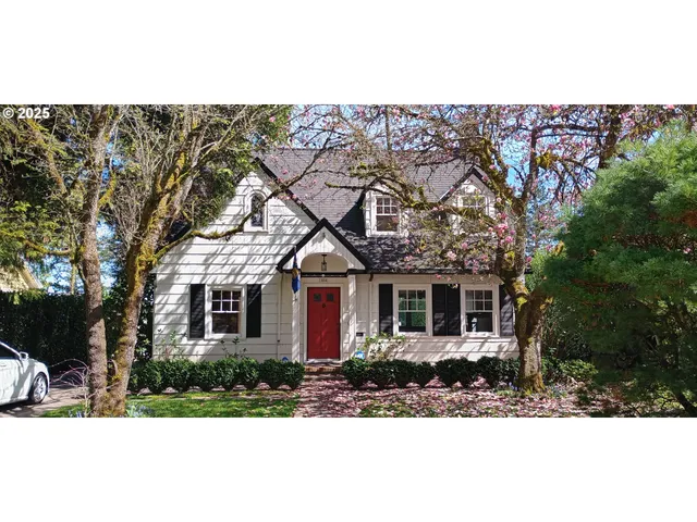 $905,000 | 1856 Southeast St Andrews Drive, Portland, OR 97202