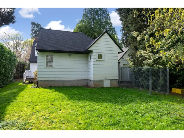 $905,000 | 1856 Southeast St Andrews Drive, Portland, OR 97202