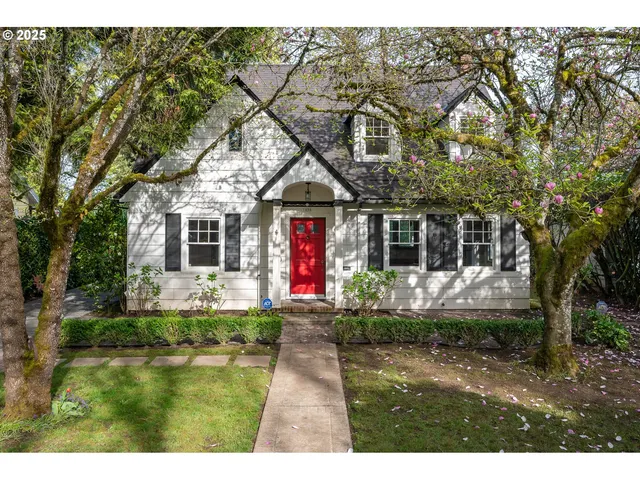 $905,000 | 1856 Southeast St Andrews Drive, Portland, OR 97202