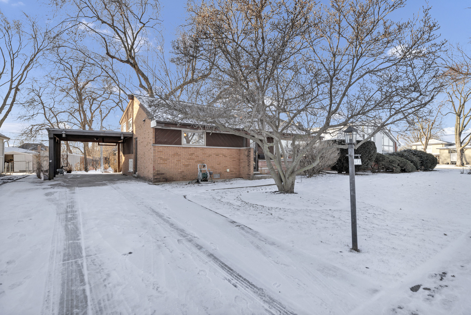 7541 Lyons Street Morton Grove, IL 60053 - Photo 2 of 25