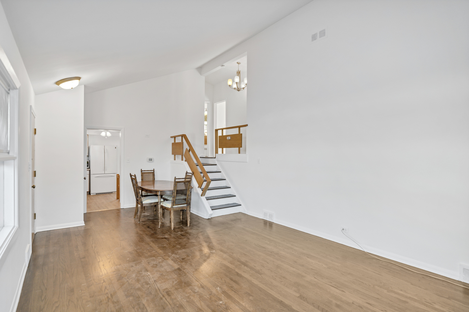 7541 Lyons Street Morton Grove, IL 60053 - Photo 6 of 25