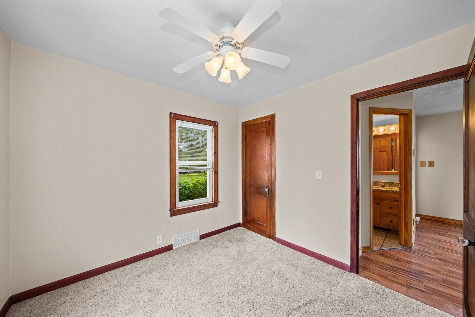 224 West Ave H Rochelle, IL 61068 - Photo 9 of 26