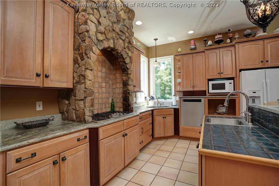 147 Newcomer Road South Charleston, WV 25309 - Photo 11 of 50 Gallery Image 11