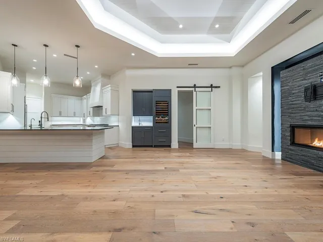 $2,990,000 | 9099 The Lane, Naples, FL 34109