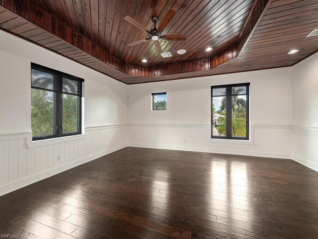 9099 The Lane Naples, FL 34109 - Photo 19 of 24