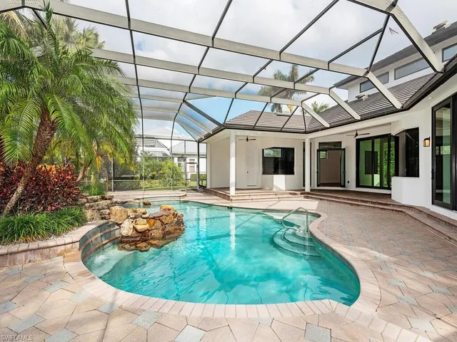 $2,990,000 | 9099 The Lane, Naples, FL 34109