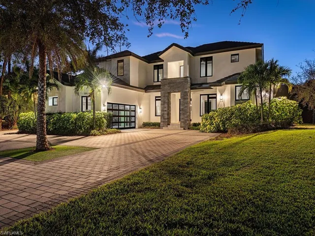 $2,990,000 | 9099 The Lane, Naples, FL 34109