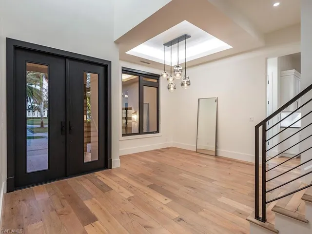 $2,990,000 | 9099 The Lane, Naples, FL 34109