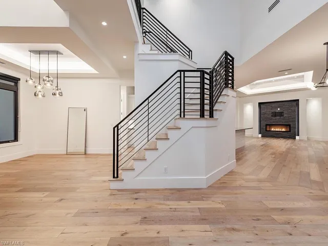 $2,990,000 | 9099 The Lane, Naples, FL 34109