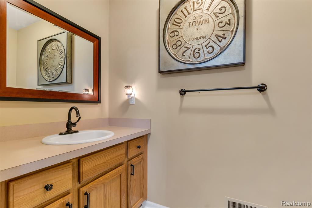 8246 Kimble Drive Pinckney, MI 48169 - Photo 18 of 45