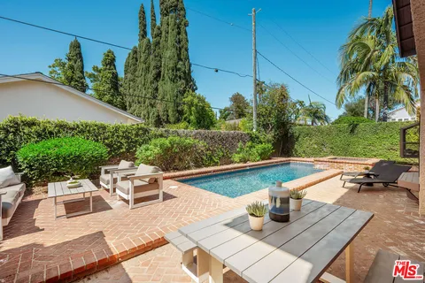 $1,625,000 | 13033 West Magnolia Boulevard, Sherman Oaks, CA 91423