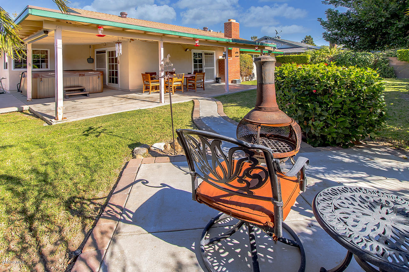 2942 Racine Street Simi Valley, CA 93065 - Photo 34 of 37 a view of an chairs and tables in the patio