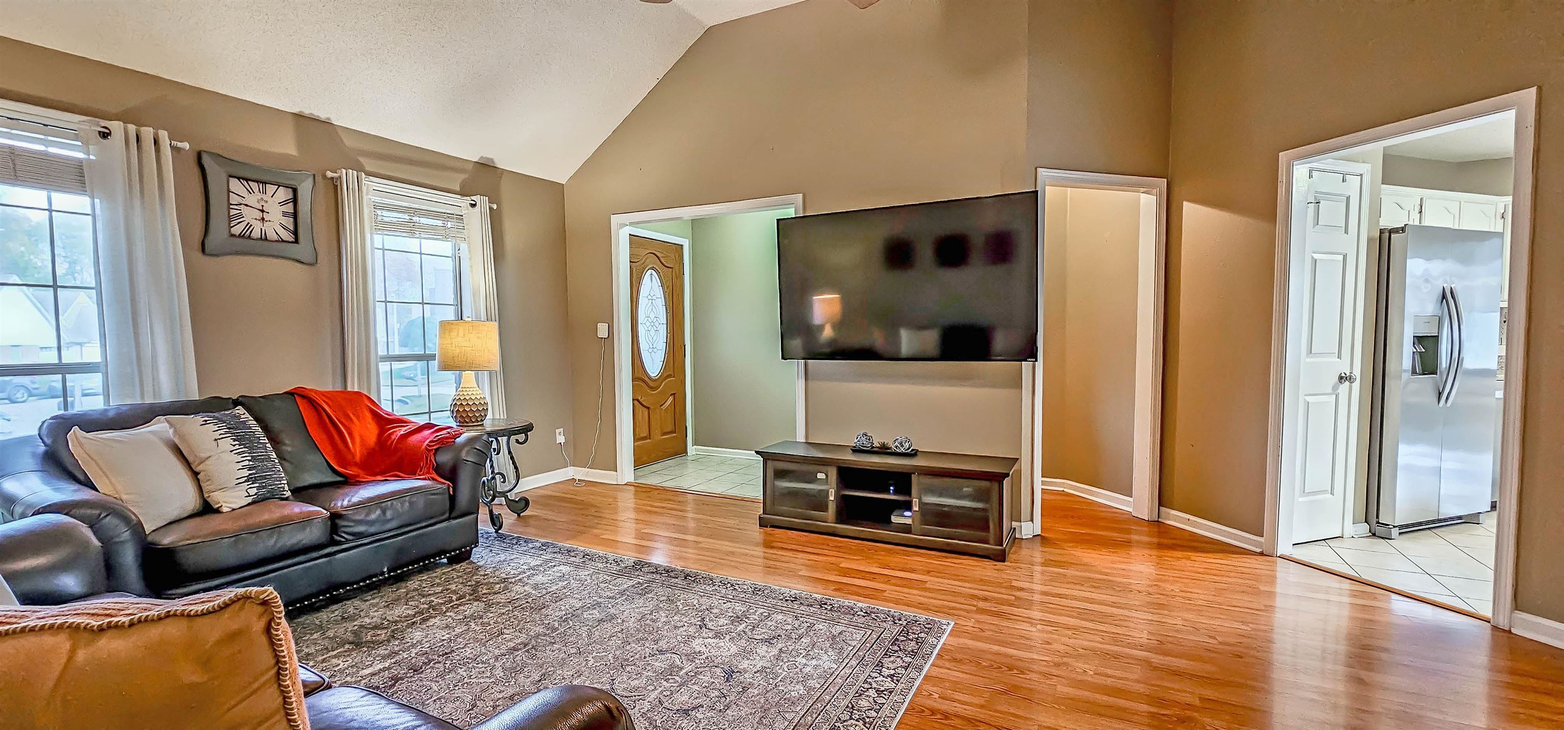 251 Summit View Cove Collierville, TN 38017 - Photo 3 of 30 a living room with furniture rug and wooden floor
