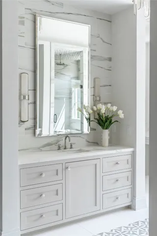 $3,000,000 | 626 Rocky River Road, Houston, TX 77056