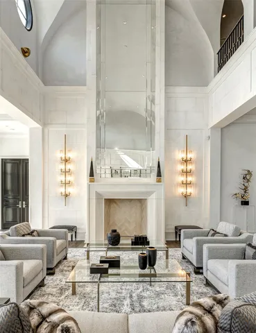 $3,000,000 | 626 Rocky River Road, Houston, TX 77056