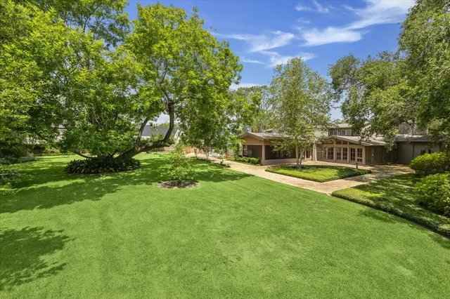 $3,000,000 | 626 Rocky River Road, Houston, TX 77056