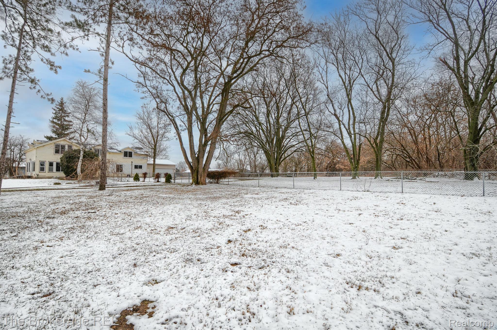 4047 South Center Road Burton, MI 48519 - Photo 45 of 48 Gallery Image 45