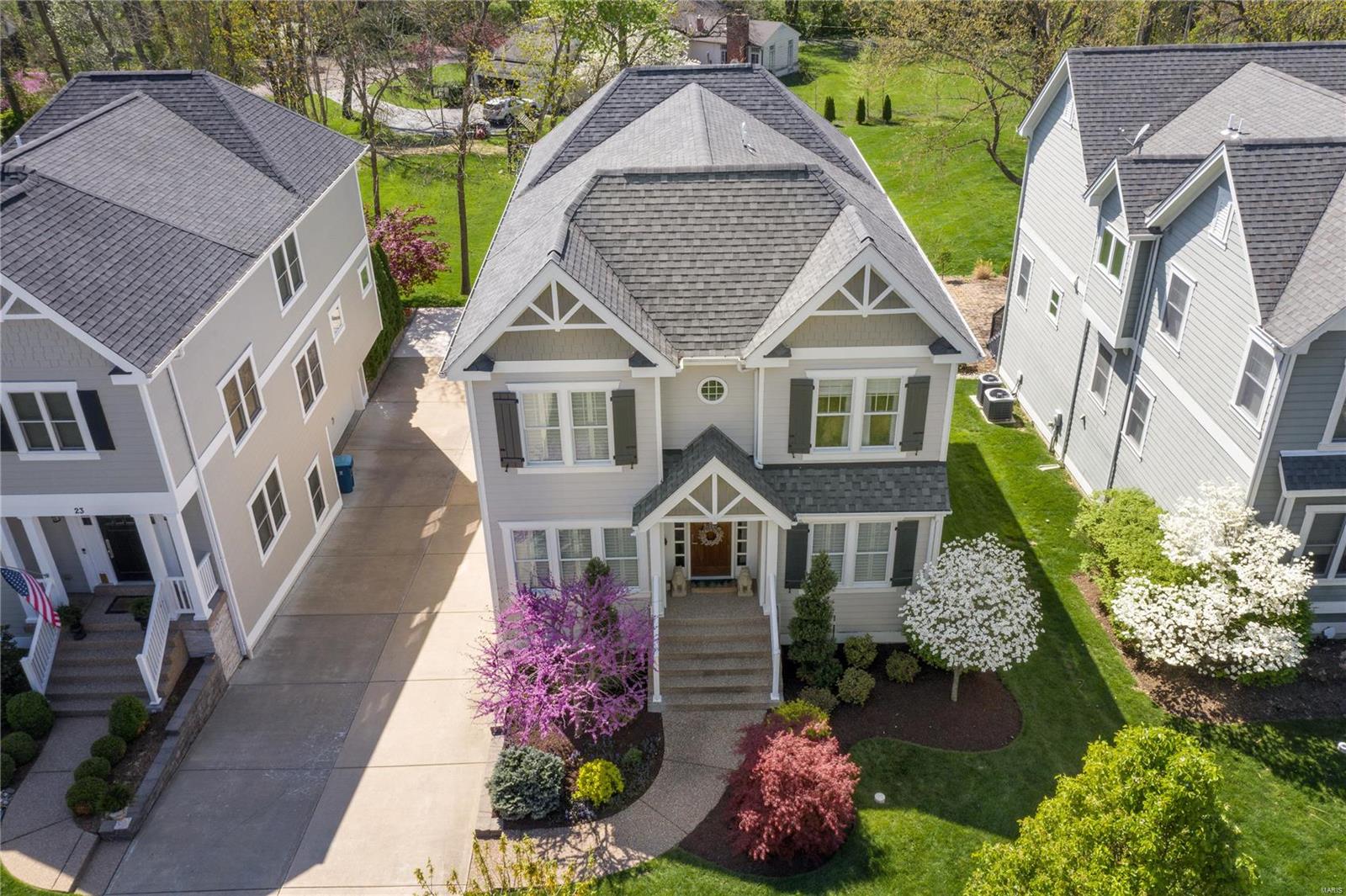 25 Dwyer Place Ladue, MO 63124 - Photo 12 of 48